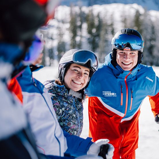 Skischule Lofer_Skikurs für Erwachsene_Skifahren lernen