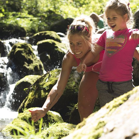 wasserfallweg-wandern mit kindern_Lofer_Intersport Sturm-c-salzburger-saalachtal-tourismus