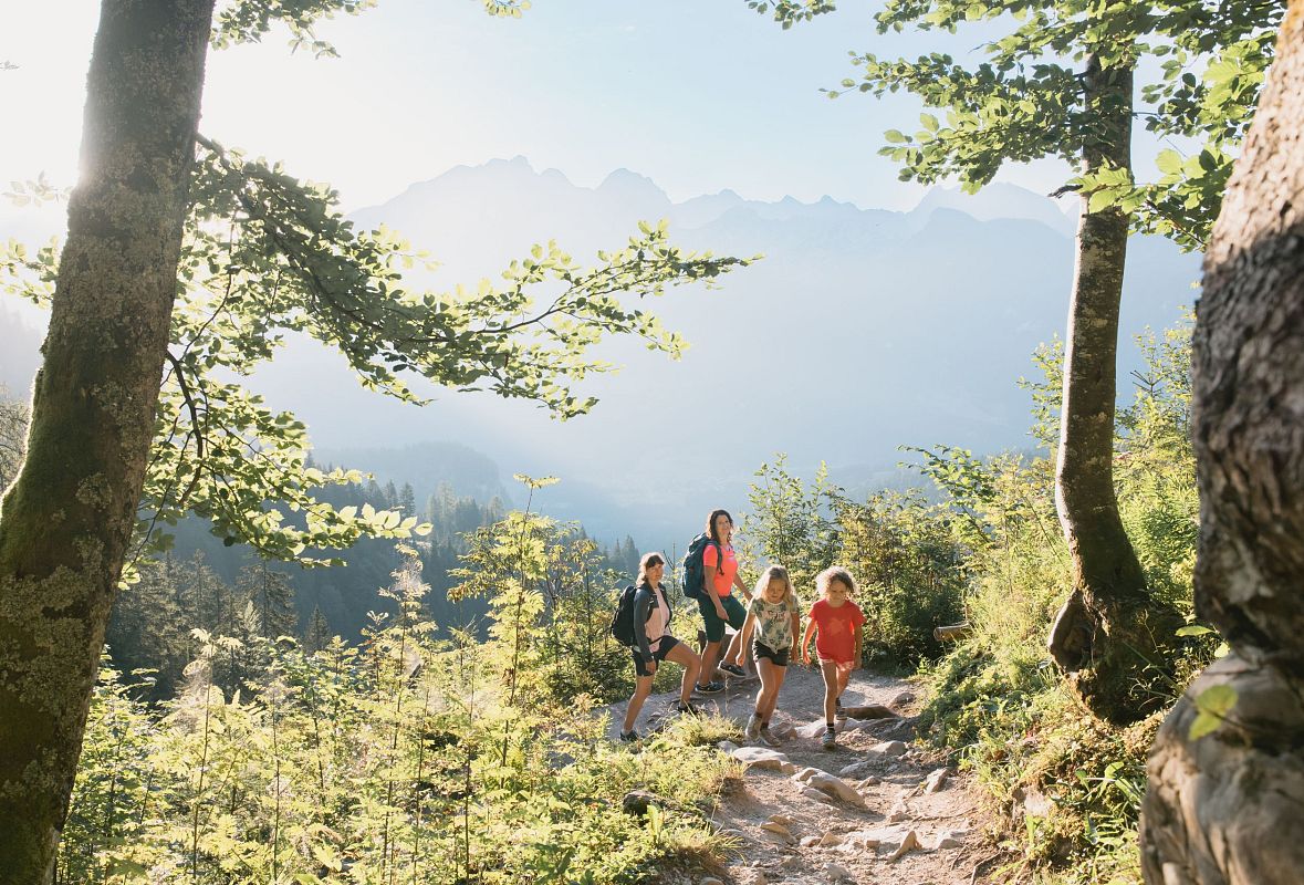 almenwelt-lofer-wasserfallweg-wandern-intersport-sturm-salzburger-saalachtal-tourismus-urheber-katrin-kerschbaumer-8