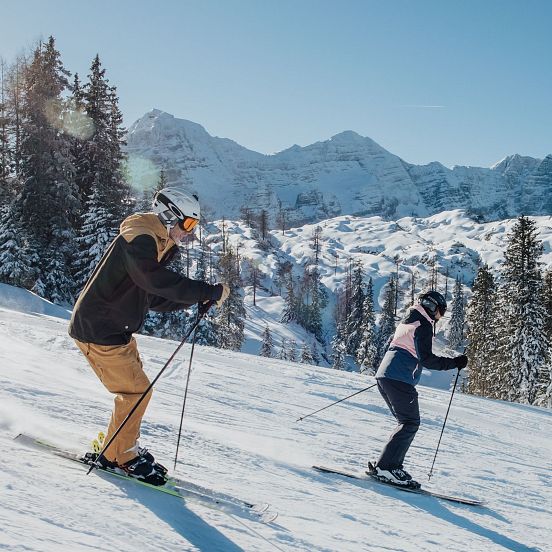 skifahren-in-der-lofer-almenwelt-intersport-sturm-c-salzburger-saalachtal-tourismus-3