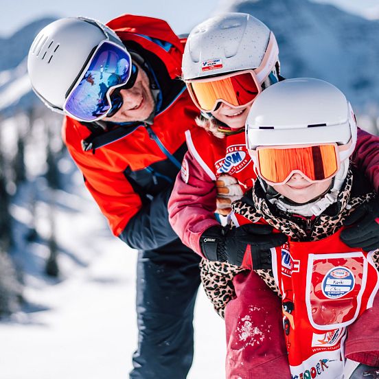 skischule-lofer-familienskikurs-skifahren-mit-kindern-3